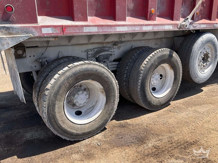 2007-sterling-l9500-image-27