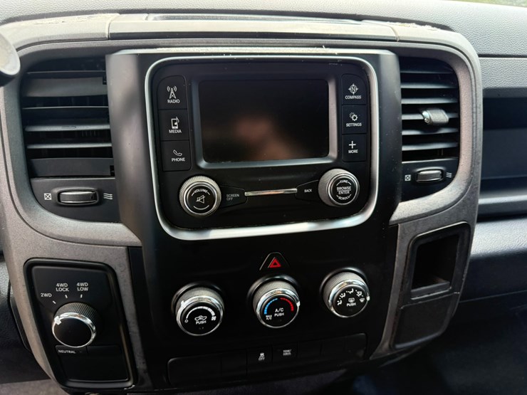 2016-dodge-1500-image-40