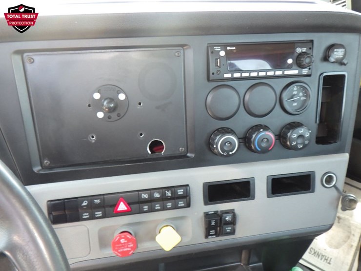 2022-freightliner-cascadia-116-image-17