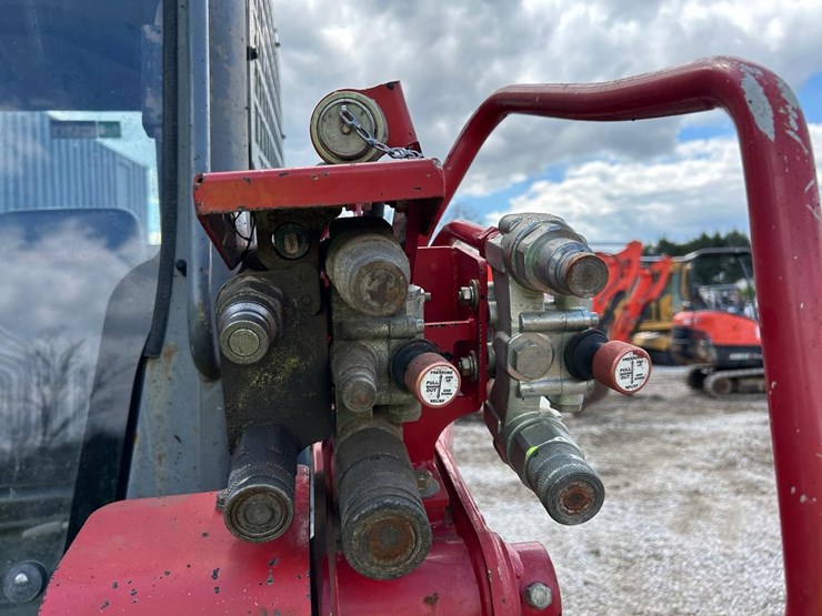 2017-takeuchi-tl12r2-image-11