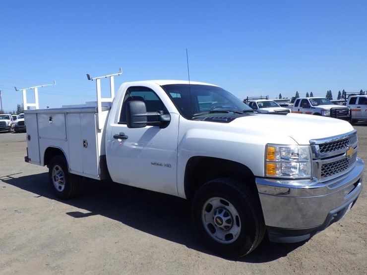 2012-chevrolet-2500hd-image-2