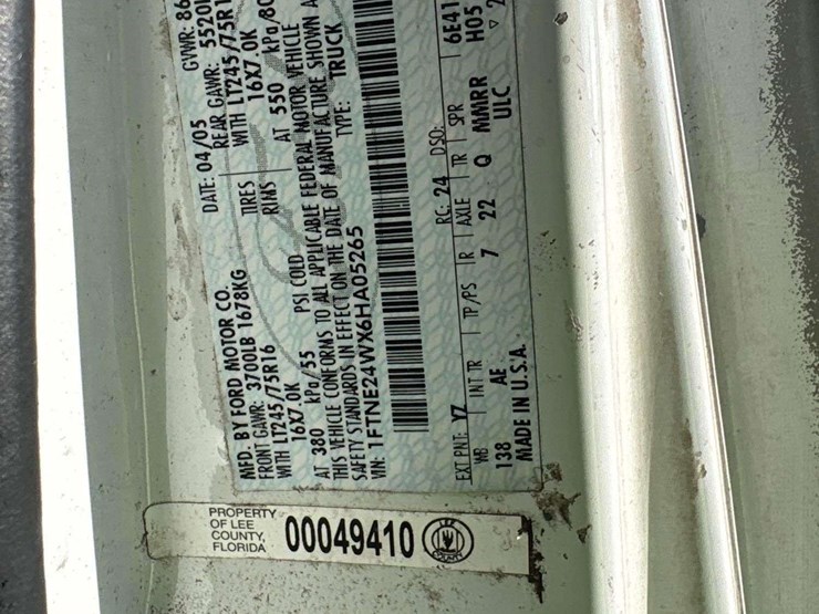 2006-ford-cargo-image-5