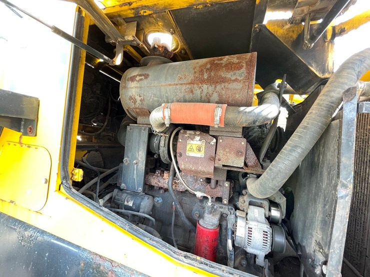 2005-komatsu-wa320-5l-image-38