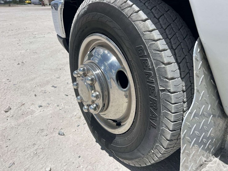 2015-ford-e450-image-28