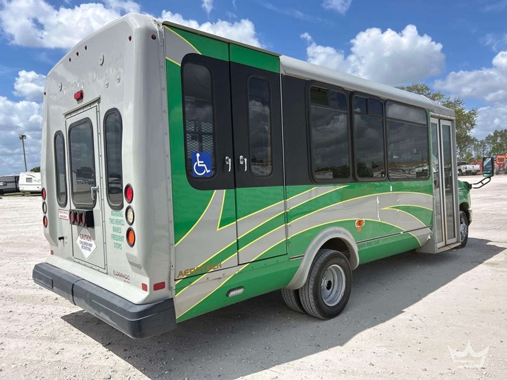 2017-ford-e450-image-3