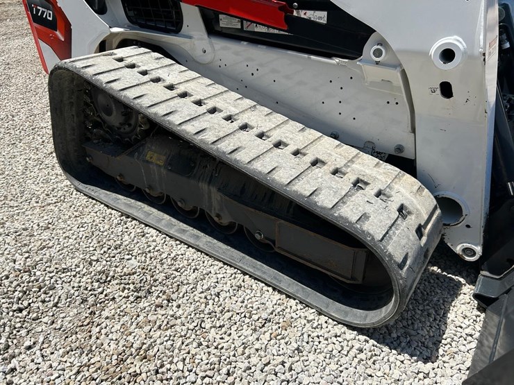 2023-bobcat-t770-image-12