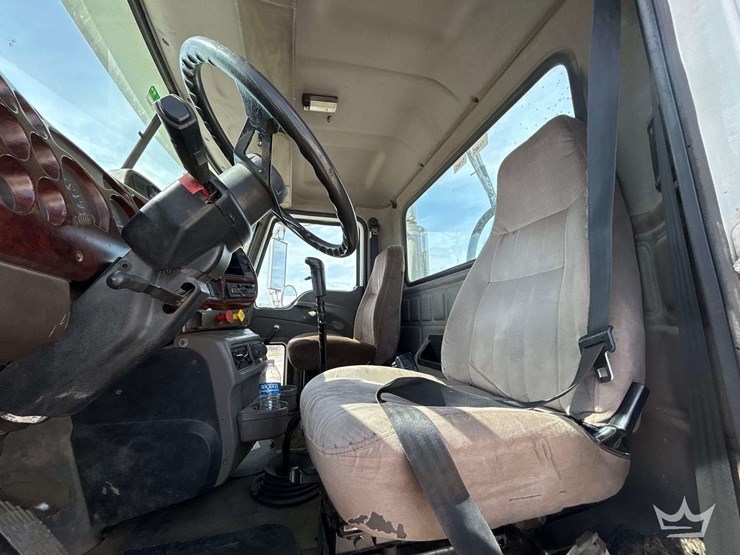 2005-mack-ch613-image-15