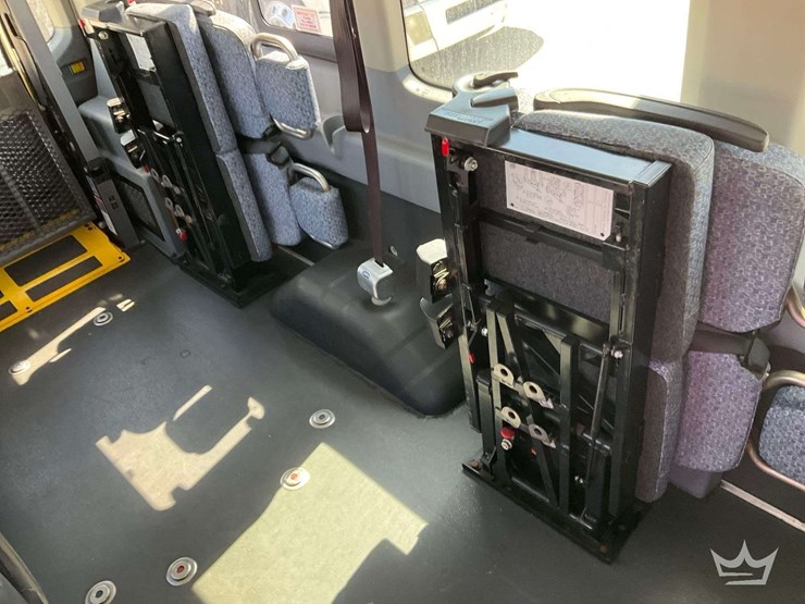 2019-ford-transit-image-23