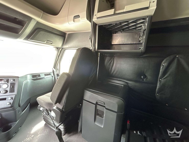 2024-freightliner-cascadia-126-image-20