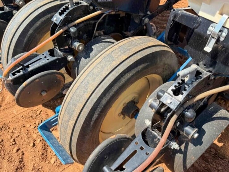 kinze-3200-image-3