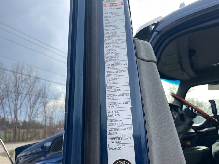 2015-kenworth-t880-image-81