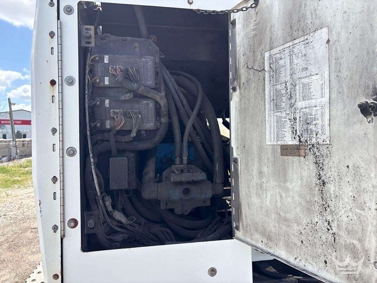2010-tymco-500x-image-50