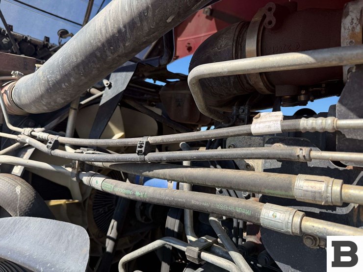 2015-case-ih-magnum-310-image-22