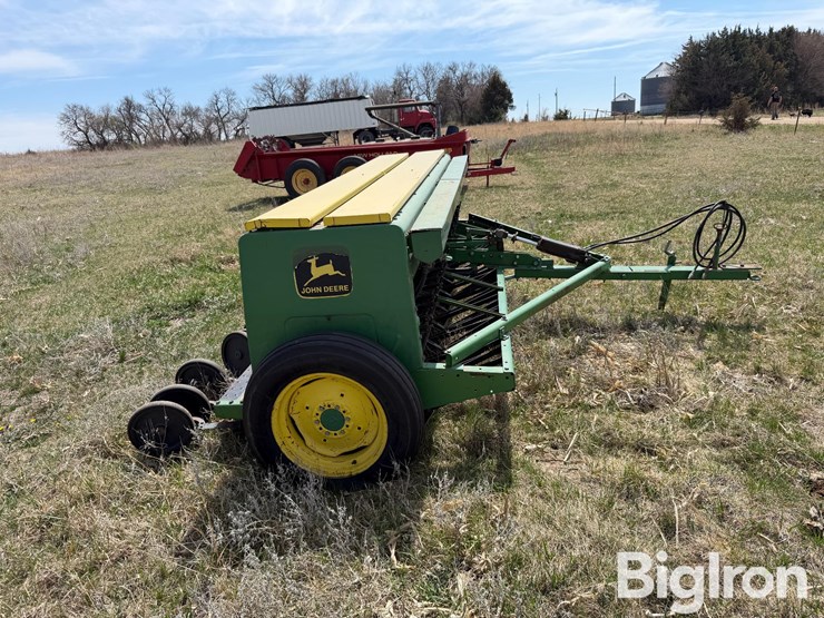 john-deere-8300-image-4