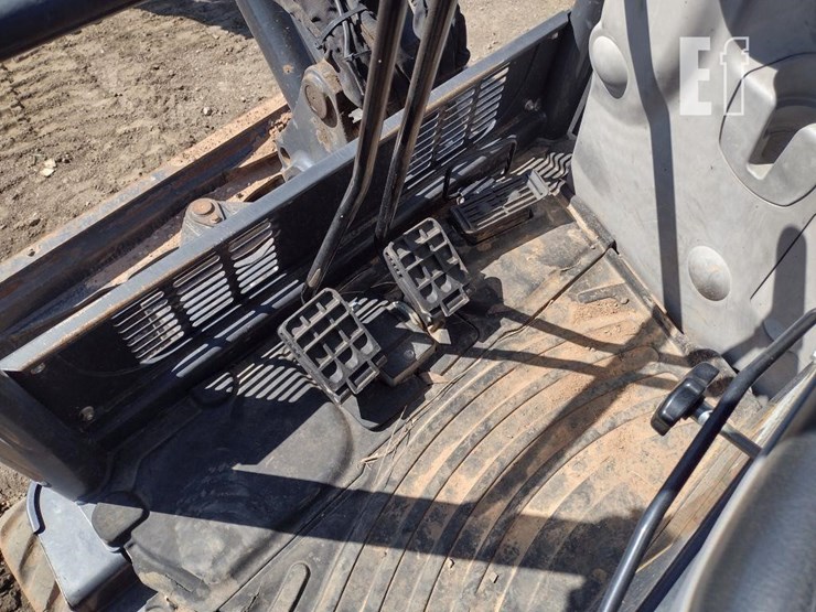 2022-deere-35g-image-10