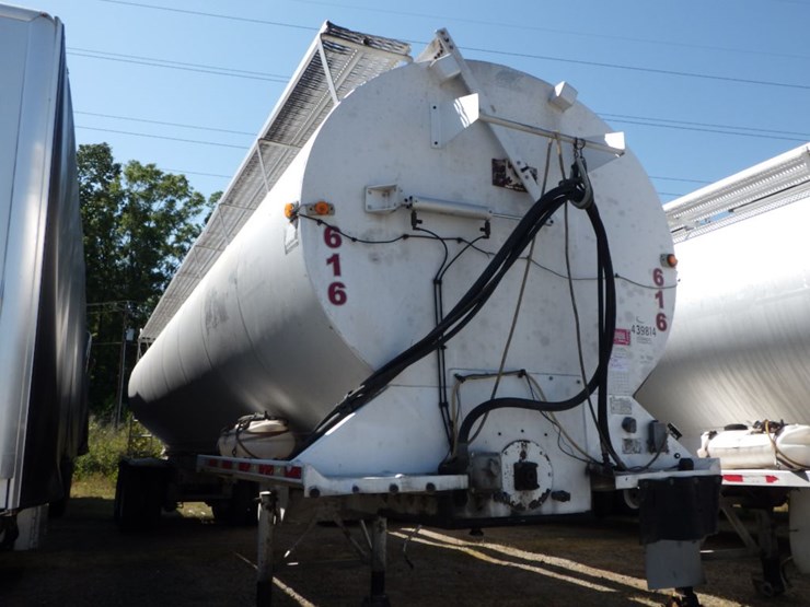 2005-warren-feed-trailer-image-4