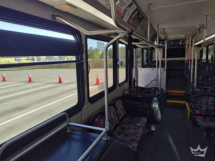 2012-gillig-low-floor-image-31