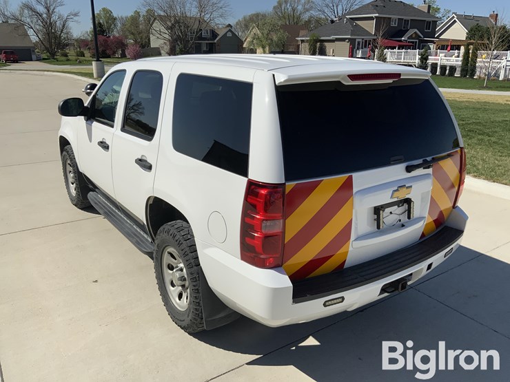 2013-chevrolet-tahoe-image-17
