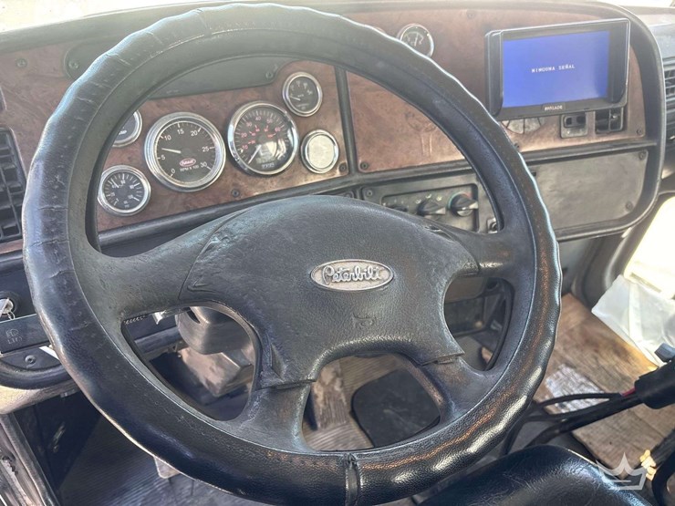 2005-peterbilt-357-image-30