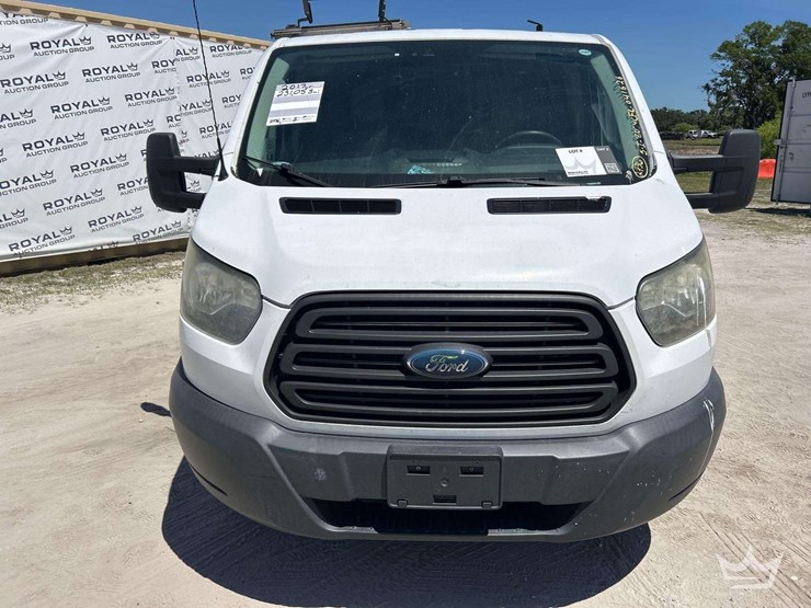 2017-ford-transit-image-30