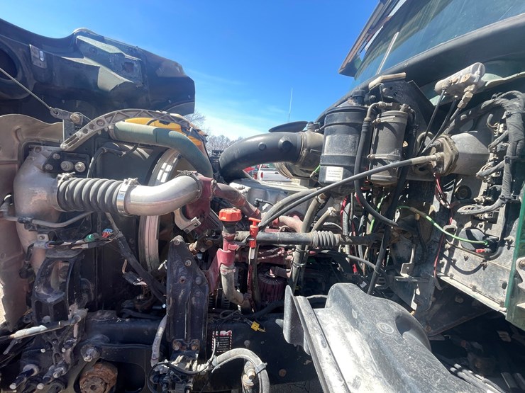 #4014-•-2013-quad-axle-mack-dump-truck-(has-wi-title)-image-56