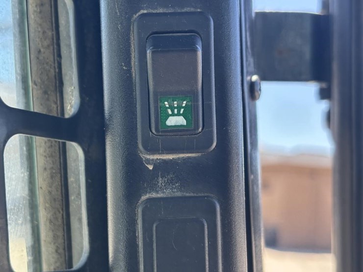 2016-bobcat-t650-image-29