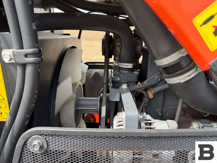 2013-kubota-m110gx-image-53