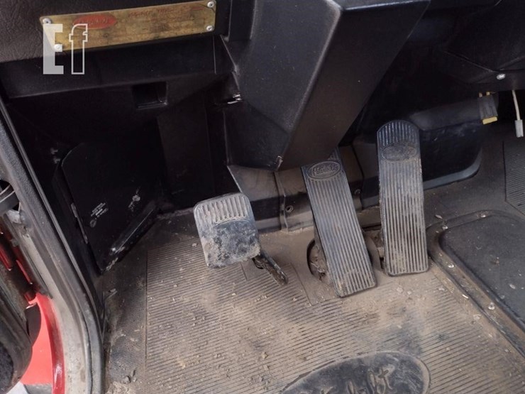 1993-peterbilt-379-image-15