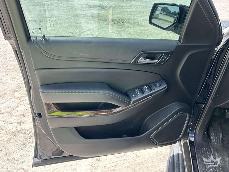 2018-chevrolet-tahoe-image-14