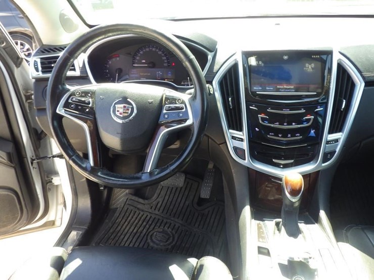 2014-cadillac-srx-image-9