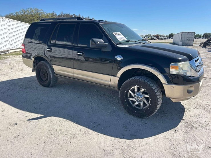 2011-ford-expedition-image-2