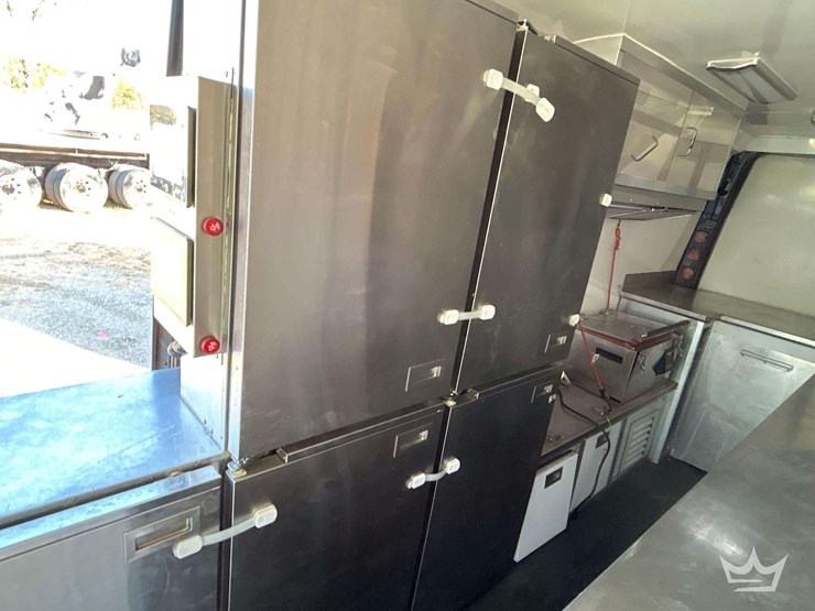 2021-mercedes-benz-sprinter-4500-image-24