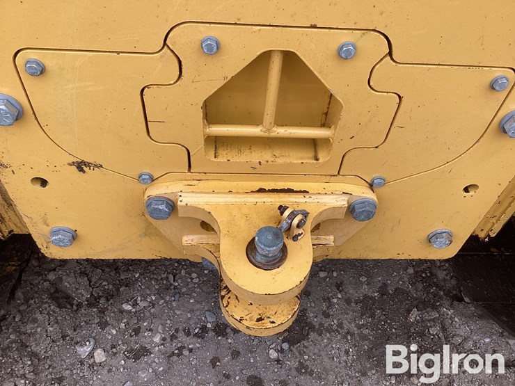 2018-deere-750k-image-12