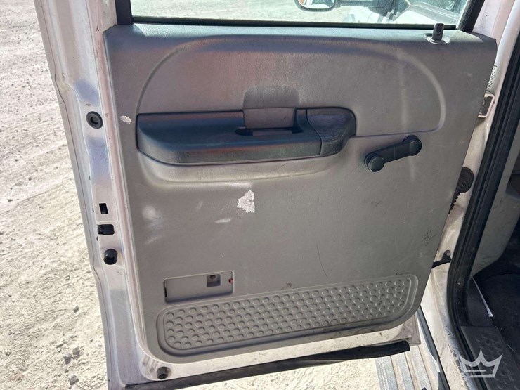 2006-ford-f450-image-25