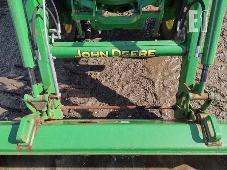2017-john-deere-4052r-image-17