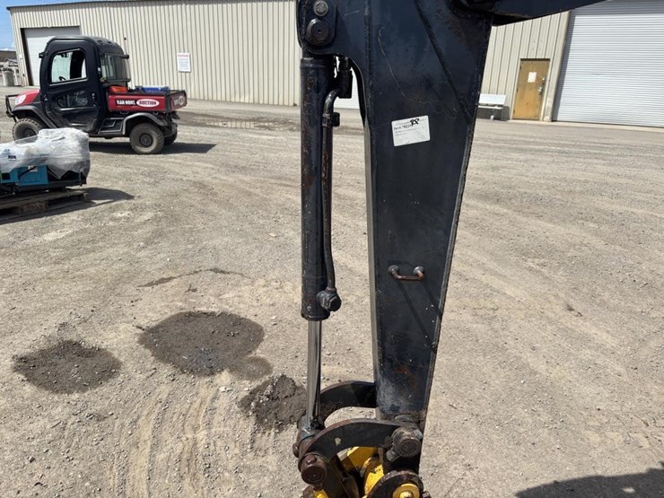 2006-deere-27d-image-16