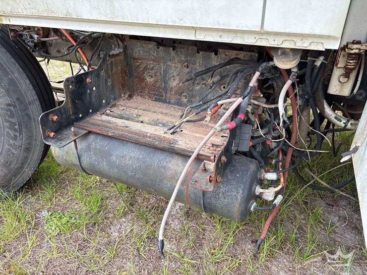 2006-international-durastar-4300-image-45