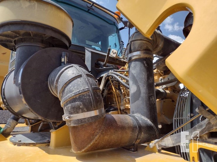 deere-300d-image-36