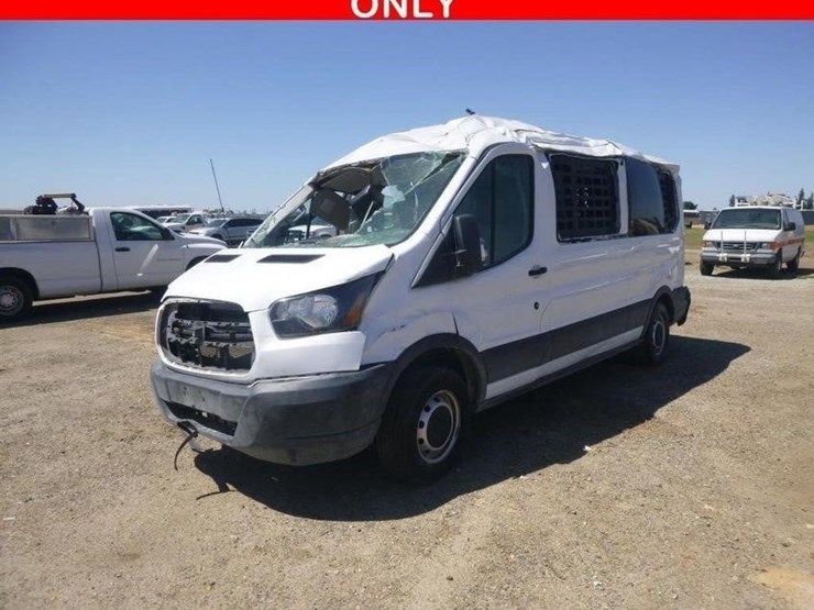 2019-ford-transit-image-1