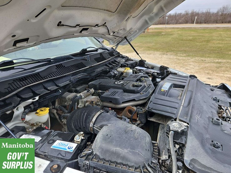 2011-dodge-3500-image-15