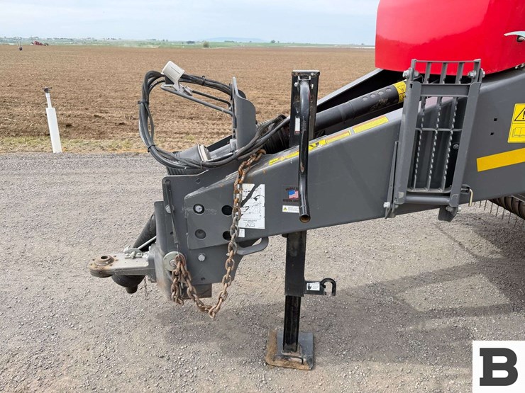 2022-massey-ferguson-2270-image-10