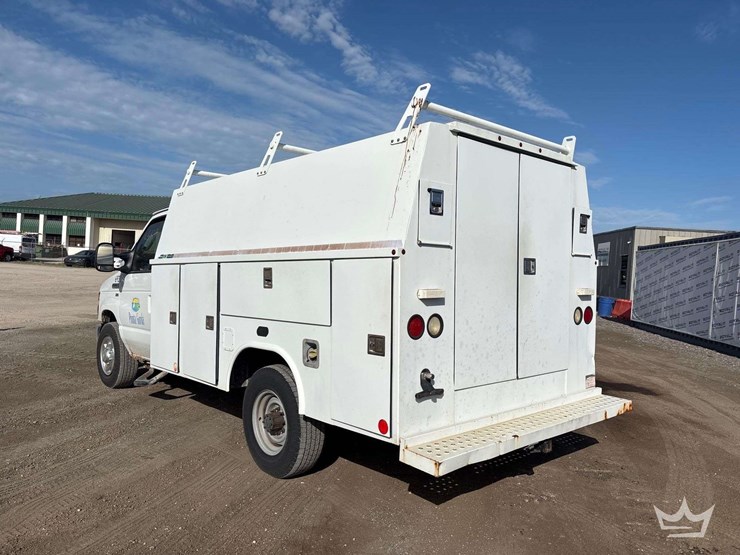 2014-ford-e350-image-4