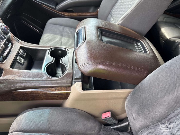 2016-chevrolet-tahoe-image-17