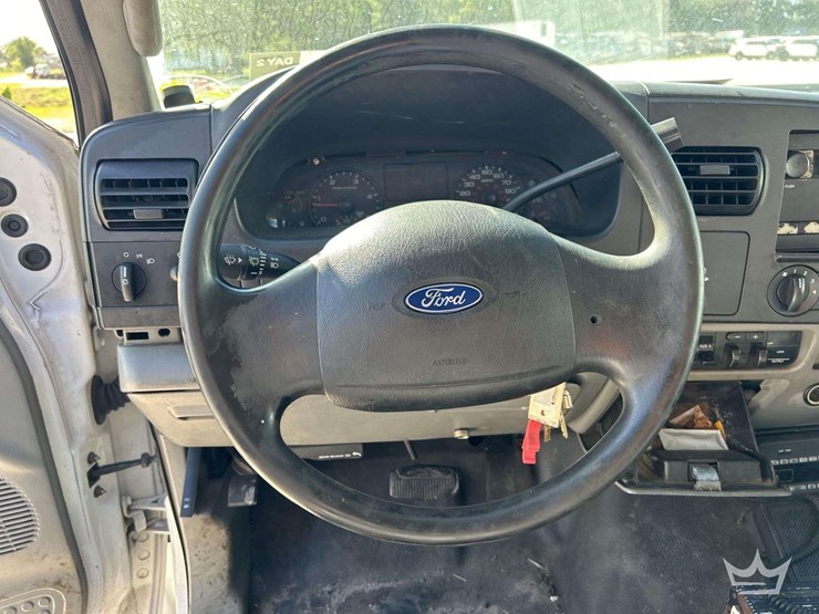 2006-ford-f450-image-18