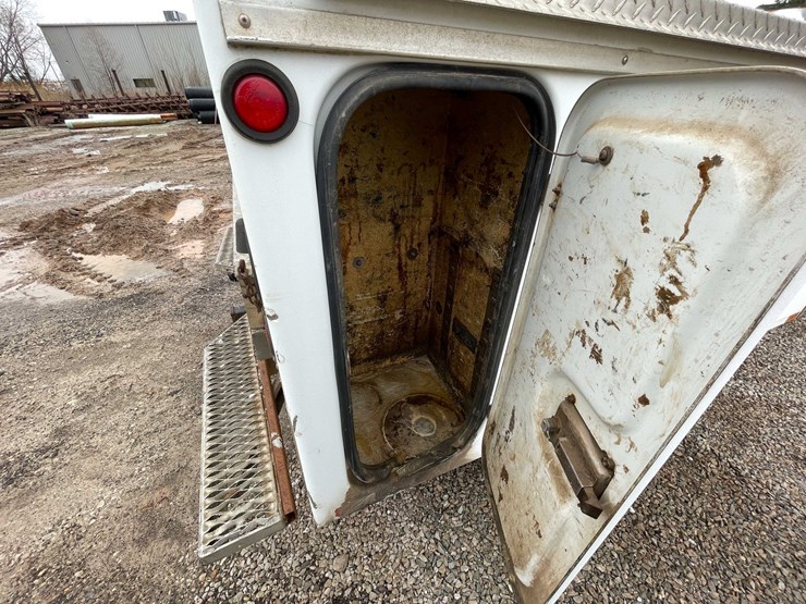 1998-chevrolet-3500-image-24