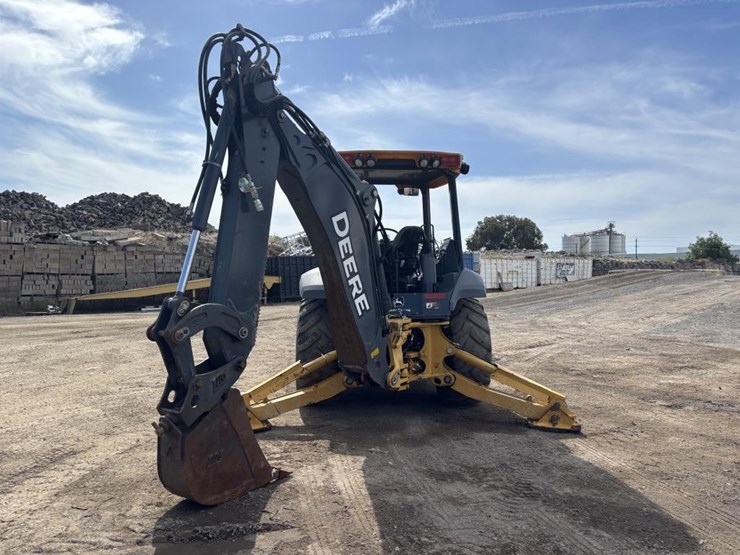 2019-deere-310l-ep-image-8