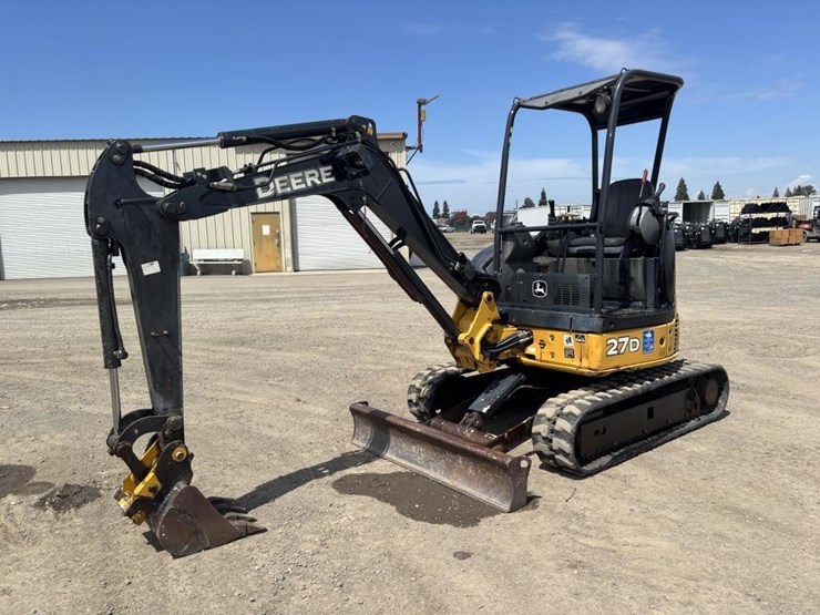 2006-deere-27d-image-1