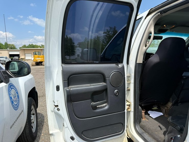 2003-dodge-ram-2500-image-36