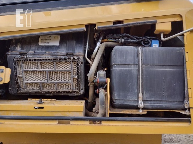 2019-caterpillar-d6k2-xl-image-20
