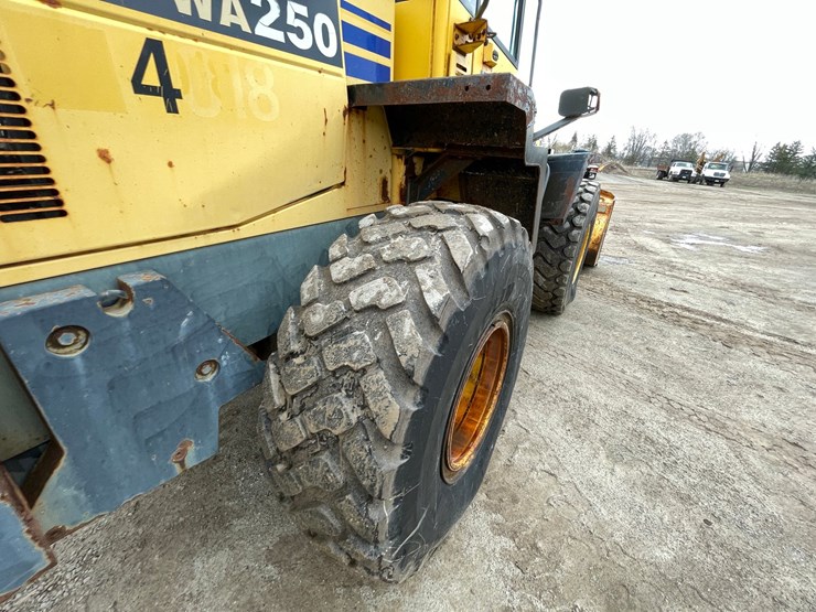 komatsu-wa250-5-image-23